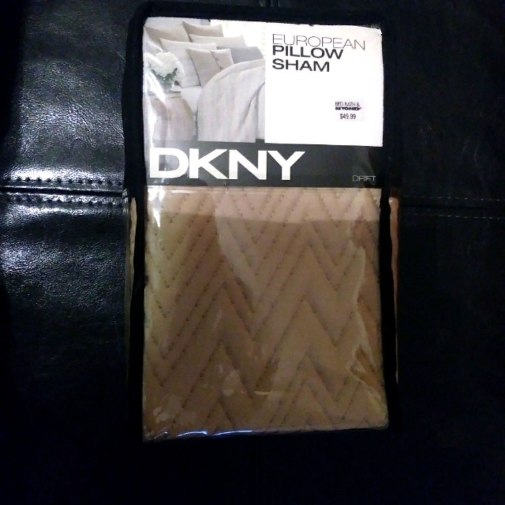 3/$10🌟 NEW Tan DKNY European Pillow Sham Drift